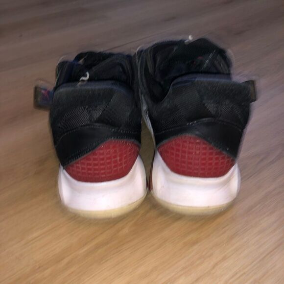 NIKE AIR JORDAN MA2 BRED BLACK RED BASKETBALL SHOES MENS SIZE 9 main image 7